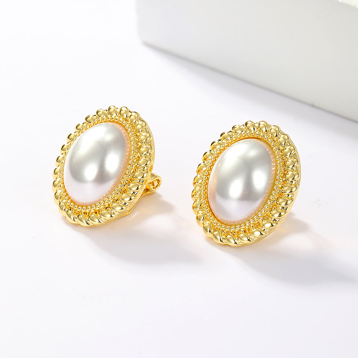 Geometric Big Round Stud Earrings for Women Exquisite Pearl Studs Earrings Statement Earrings Jewelry Gifts